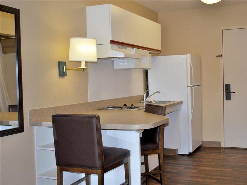 Extended Stay America Suites - Milwaukee - Брукфилд Экстерьер фото